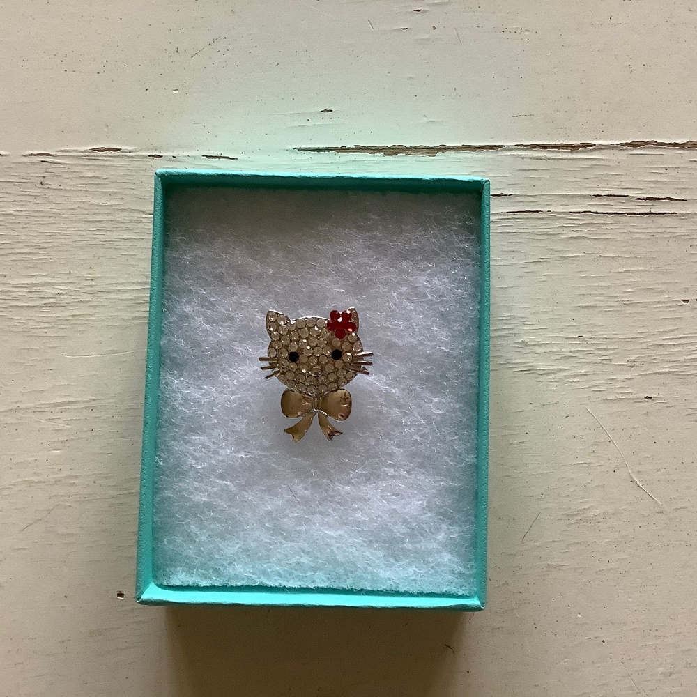New Hello Kitty faux diamond pin